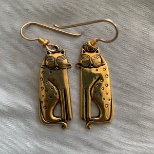 Laurel Burch Sitting Siamese Cat